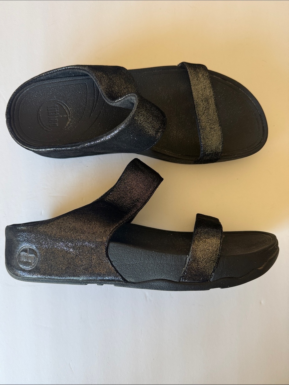 Fitflop Lulu black shimmer suede sandals women’s 8